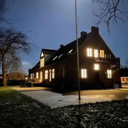 The Old Vicarage Hotel *